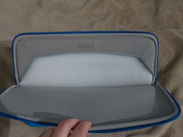 Tucano Pelle Charge Up per MacBook 13