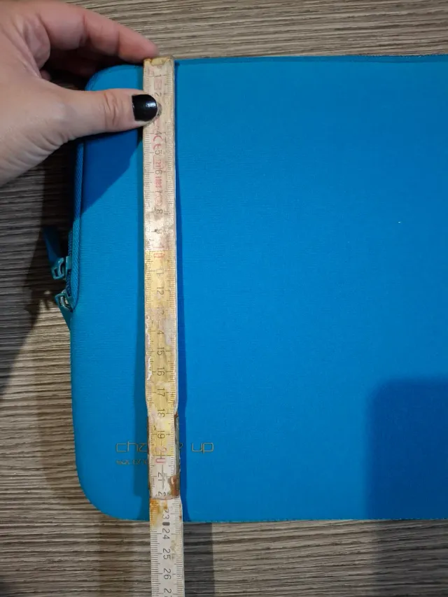 Tucano Pelle Charge Up per MacBook 13