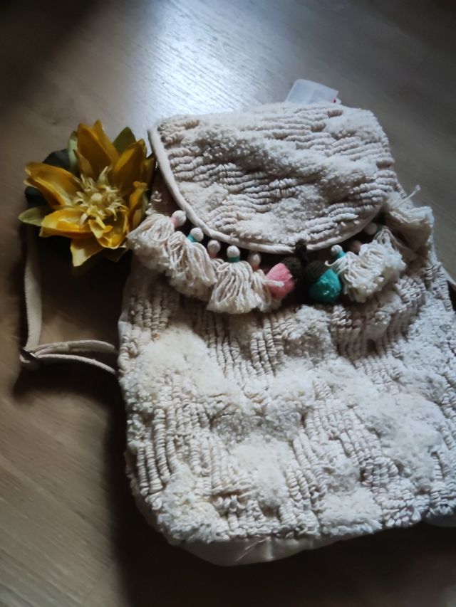 Mochila Zara tejido.