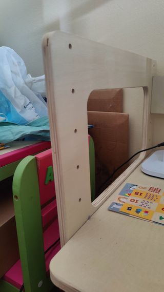 Mesa y 2 sillas montessori
