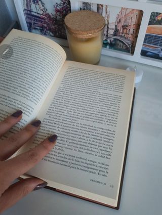 Un espejo lejano Barbara W. Tuchman