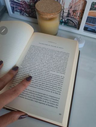 Un espejo lejano Barbara W. Tuchman