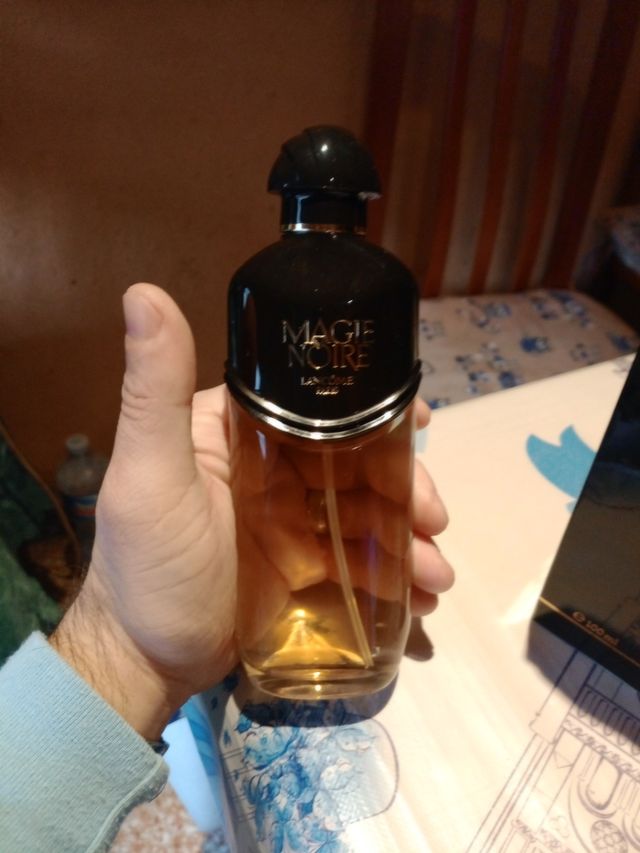 Antigua colonia Magie noire Lancôme