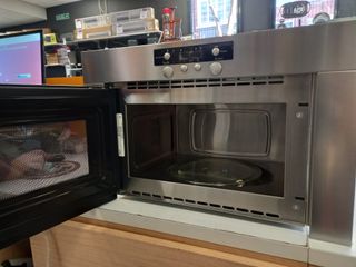 HORNO MICROONDAS WHIRLPOOL AMW 414/IX