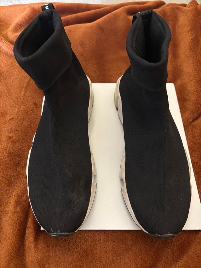 Scarpe Nere e Gialle Calzino