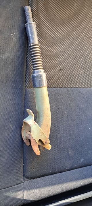 Boquilla de bidón militar de gasolina