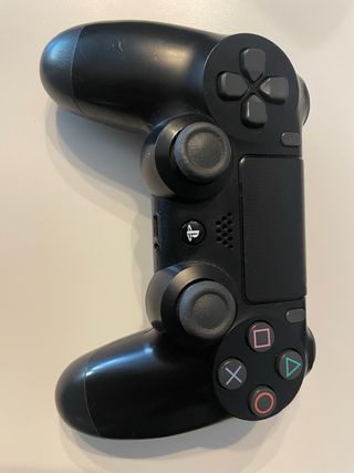 PS4 consola . Cap. 1 TB. Incluye mando original