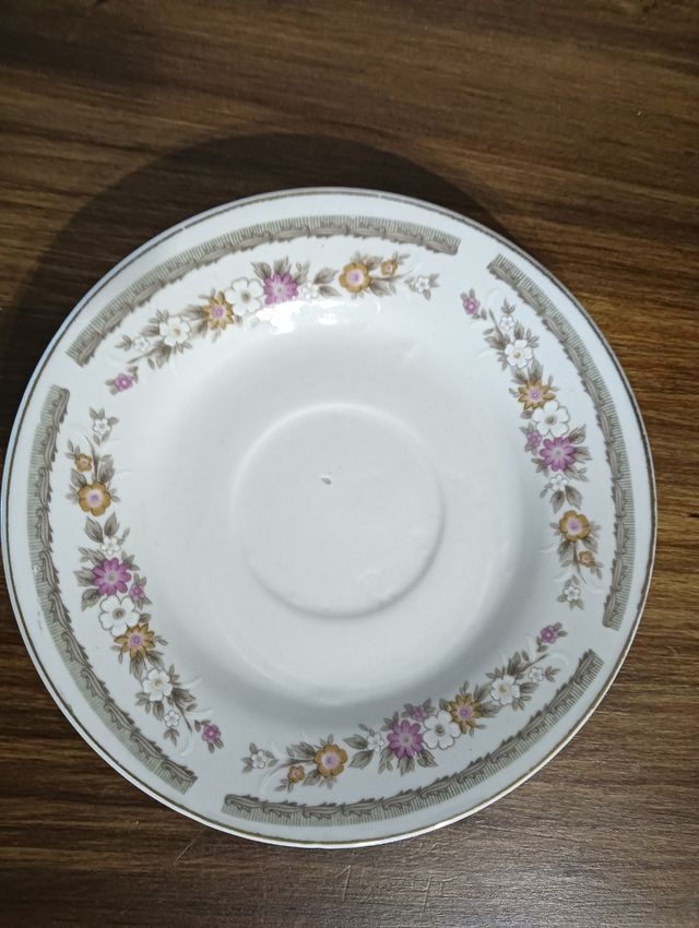 Taza y platos de porcelana chinos