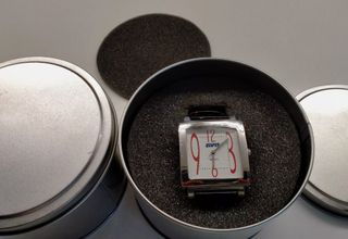 Coppia di orologi al quarzo con scatola regalo