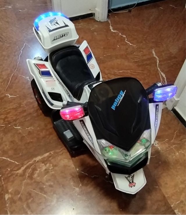 MOTO DE POLICIA PARA NIÑOS
