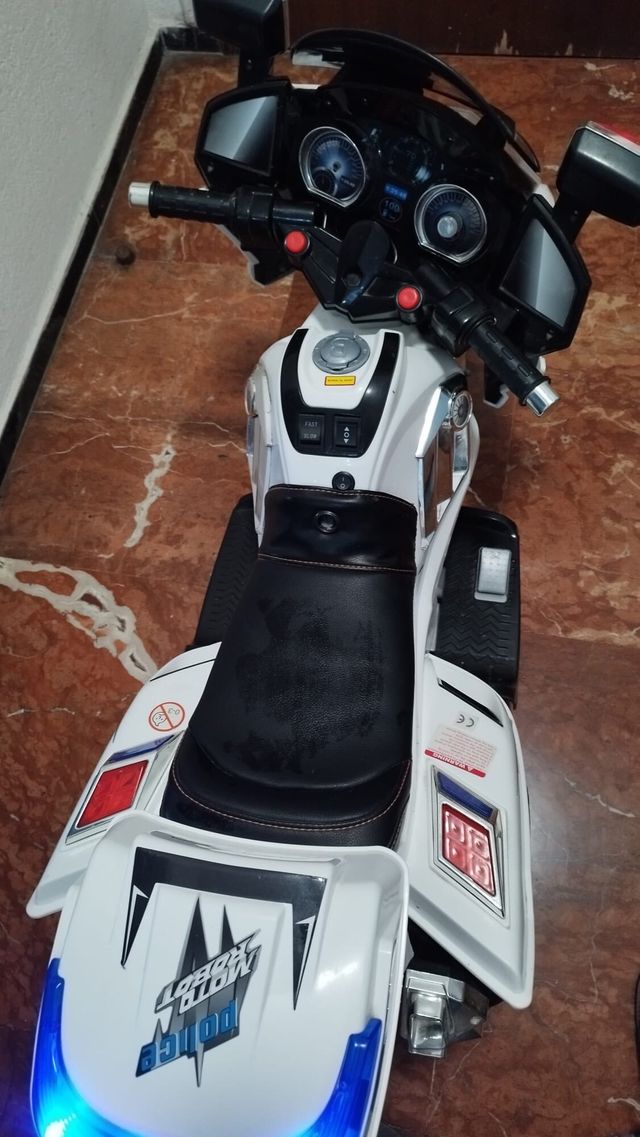 MOTO DE POLICIA PARA NIÑOS
