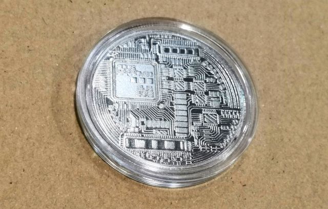 Moneda Bitcoin, Replica.