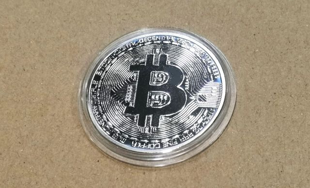 Moneda Bitcoin, Replica.