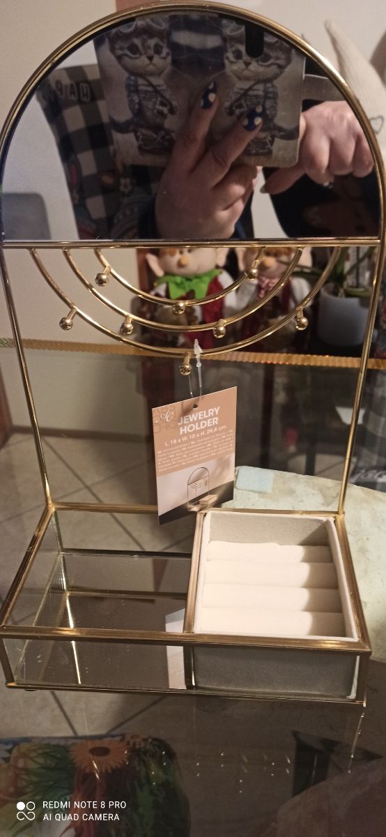 Espositore per collane