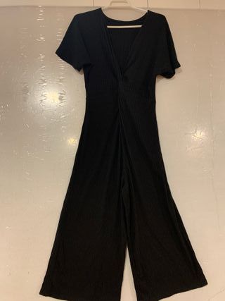 BUZO NEGRO,T;M,BUEN ESTADO,ES UN POCO PIRATA