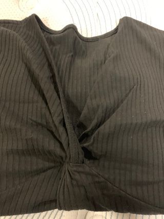 BUZO NEGRO,T;M,BUEN ESTADO,ES UN POCO PIRATA