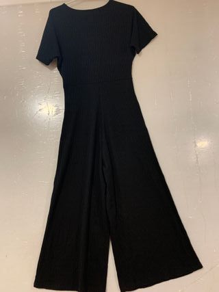 BUZO NEGRO,T;M,BUEN ESTADO,ES UN POCO PIRATA