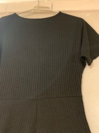 BUZO NEGRO,T;M,BUEN ESTADO,ES UN POCO PIRATA