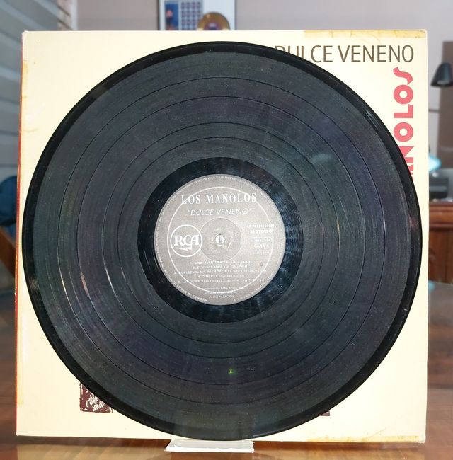 LP in vinile dei Los Manolos, sweet poison.