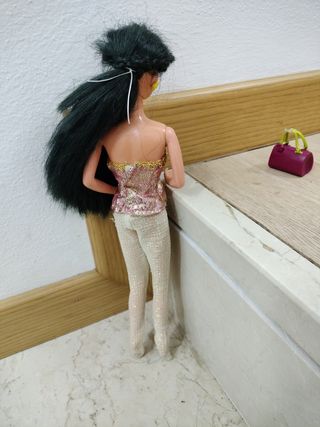 Barbie completo dorato lucky doll