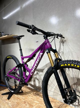 ORBEA OCCAM M10 TALLA M 2022 MORADA BLANCA
