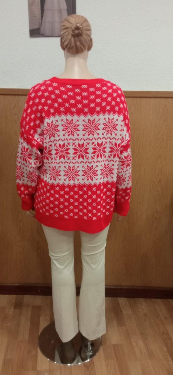 Conjunto suéter lana/pantalon acampanado diferente