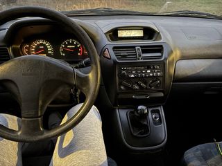 Mitsubishi Space Runner 2002