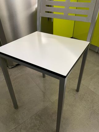 Sillas de cocina de tamaño especial casi nuevas