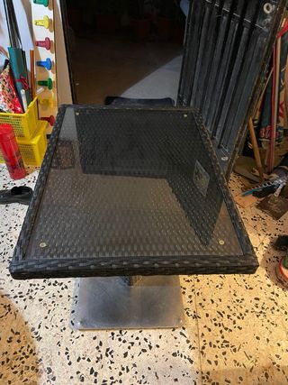 Mesa terraza y jardín