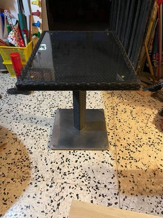 Mesa terraza y jardín
