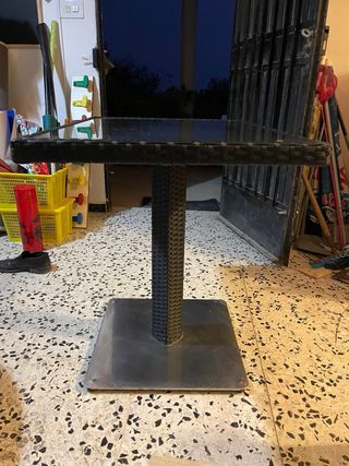 Mesa terraza y jardín