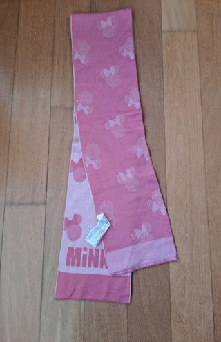 Bufanda Minnie. Color rosa. Marca Primark. Nueva