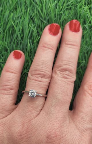 Paga 1 y llévate 2- Anillo plateado solitario aju