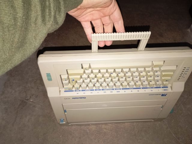 Máquina de escribir electrónica. Años 80