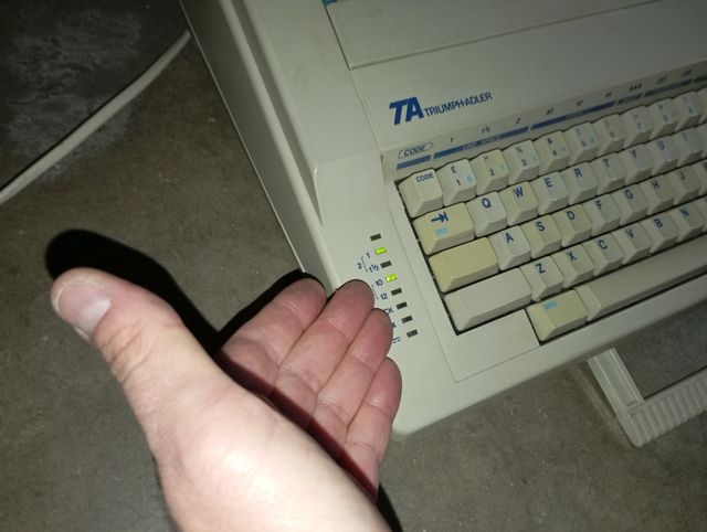 Máquina de escribir electrónica. Años 80