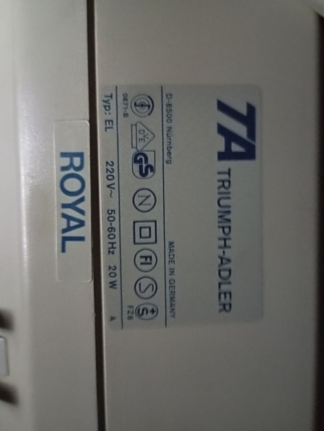 Máquina de escribir electrónica. Años 80