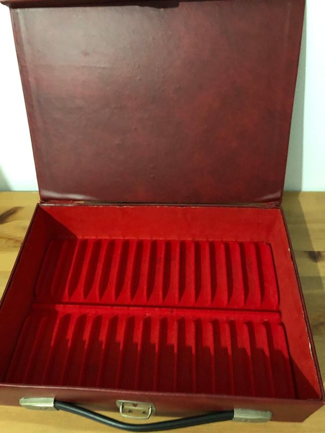 Lote de cassettes con maleta años 70