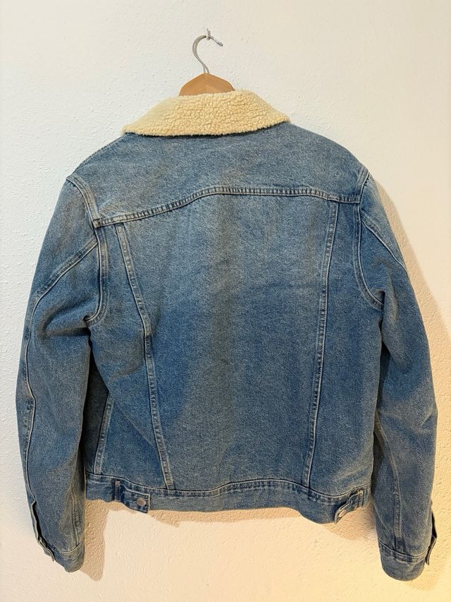 Chaqueta vaquera con borrego