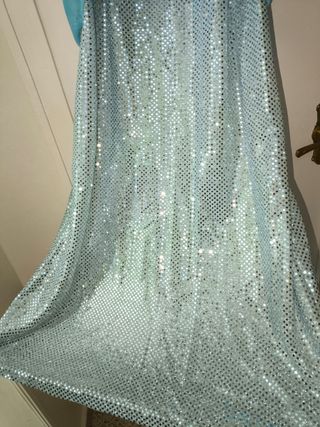 Vestido de fiesta. largo. Talla 40 a 44. celeste.
