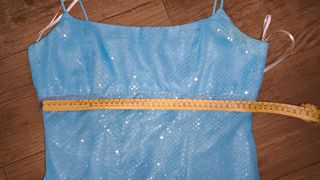 Vestido de fiesta. largo. Talla 40 a 44. celeste.
