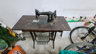 Maquina de coser antigua