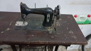 Maquina de coser antigua