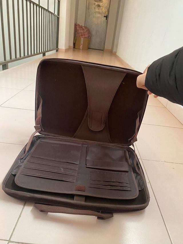 Maletin porta documentos