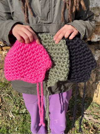 Gorros de lana con orejeras. Nuevos.