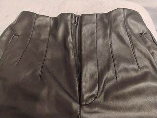 Pantalón polipiel