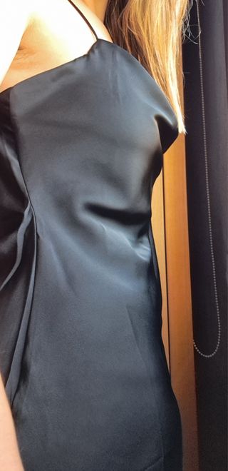 Vestido negro de seda de Mango
