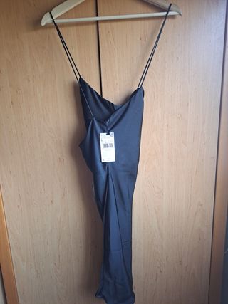 Vestido negro de seda de Mango