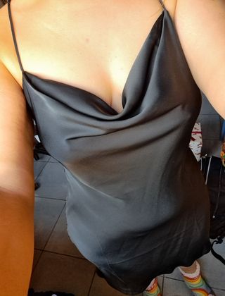 Vestido negro de seda de Mango