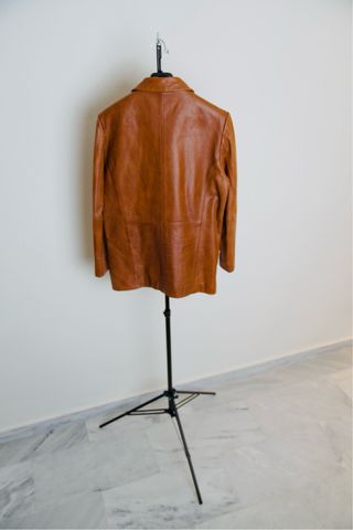 Cazadora de cuero tipo blazer