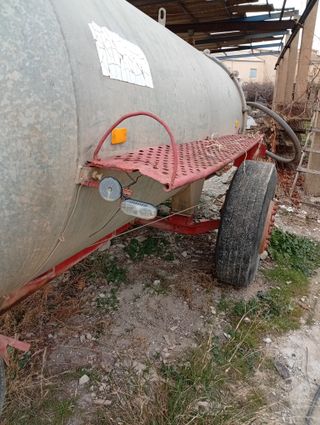 Cuba de riego para tractor